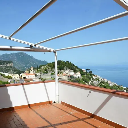 Hotel apartamentowy Hills 2*