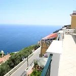 Aparthotel Hills 3*