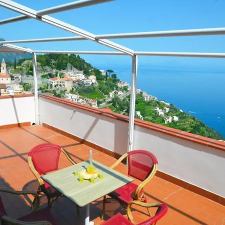 Hills Aparthotel 2*